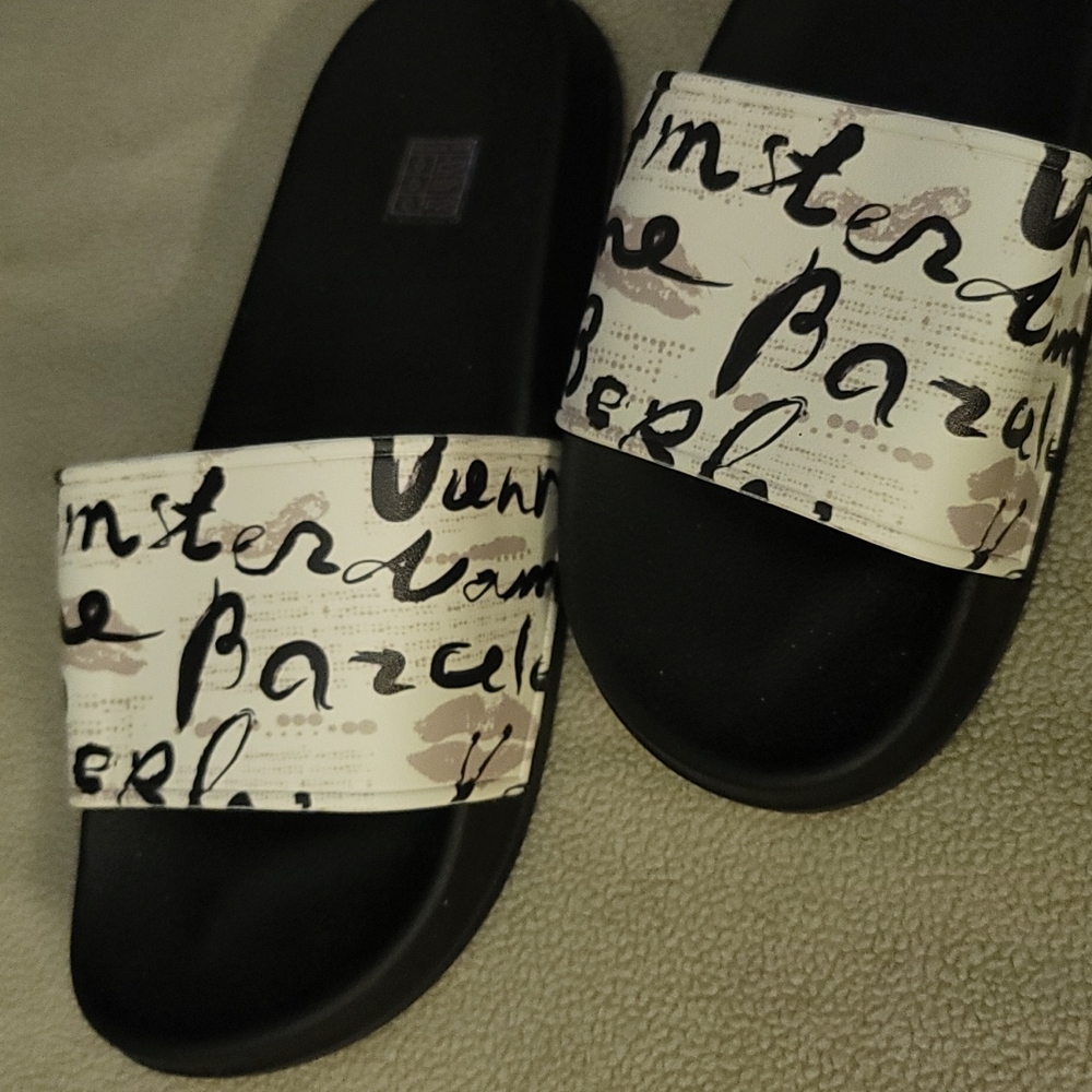Sandals - Picture 3 of 3